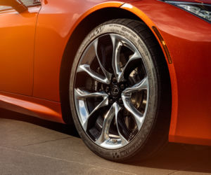 Lexus LC w kolorze Blazing Carnelian