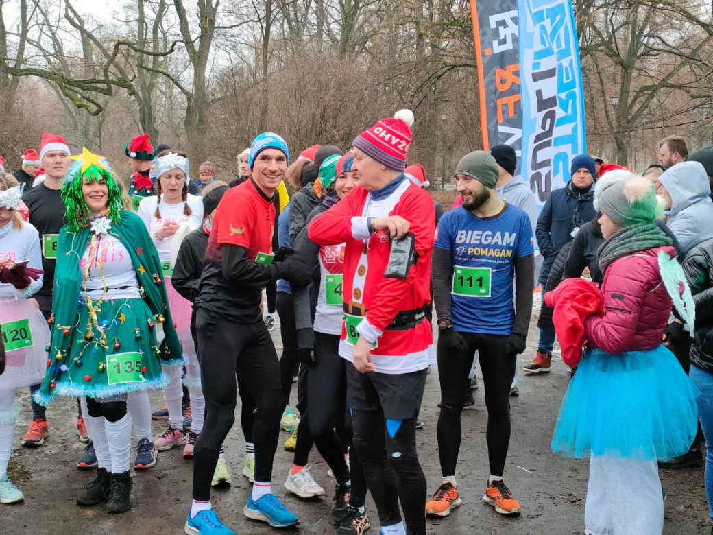 Przedświąteczne zawody sportowe. Łodzianie biegają i pomagają