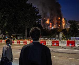 To najtragiczniejszy pożar w Hongkongu od dziesięcioleci. Bilans ofiar wzrósł do 94. Strażacy muszą przeszukać 2 tysiące mieszkań