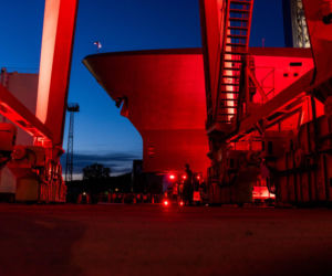 Roll-out Wichra w PGZ Stoczni Wojennej.  Kadłub pierwszej fregaty „Miecznik” po raz pierwszy ujrzał światło dzienne