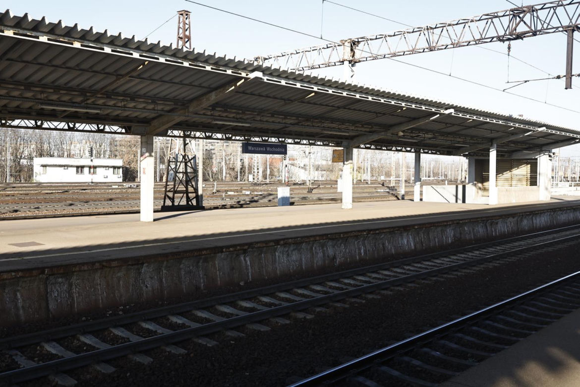 Warszawa. Wojsko na stacjach kolejowych