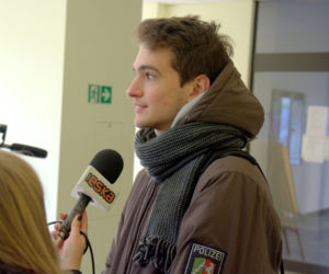 Nowi studenci poznawali miasteczko akademickie. Gra miejska z filmem w tle