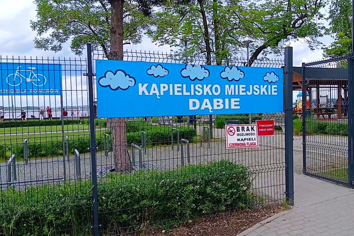 Z ławek na kąpielisku Dąbie śmieje się cała Polska