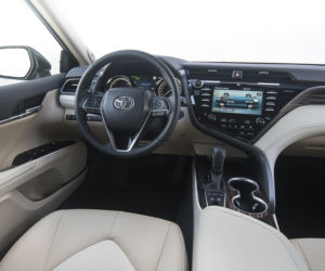 Toyota Camry 2.5 Hybrid Dynamic Force 218 KM e-CVT Executive