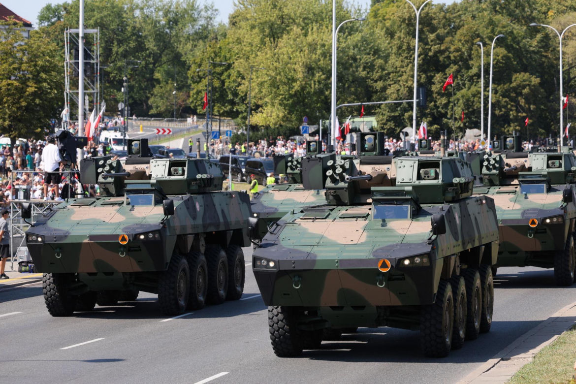 Defilada wojskowa 15 sierpnia w Warszawie