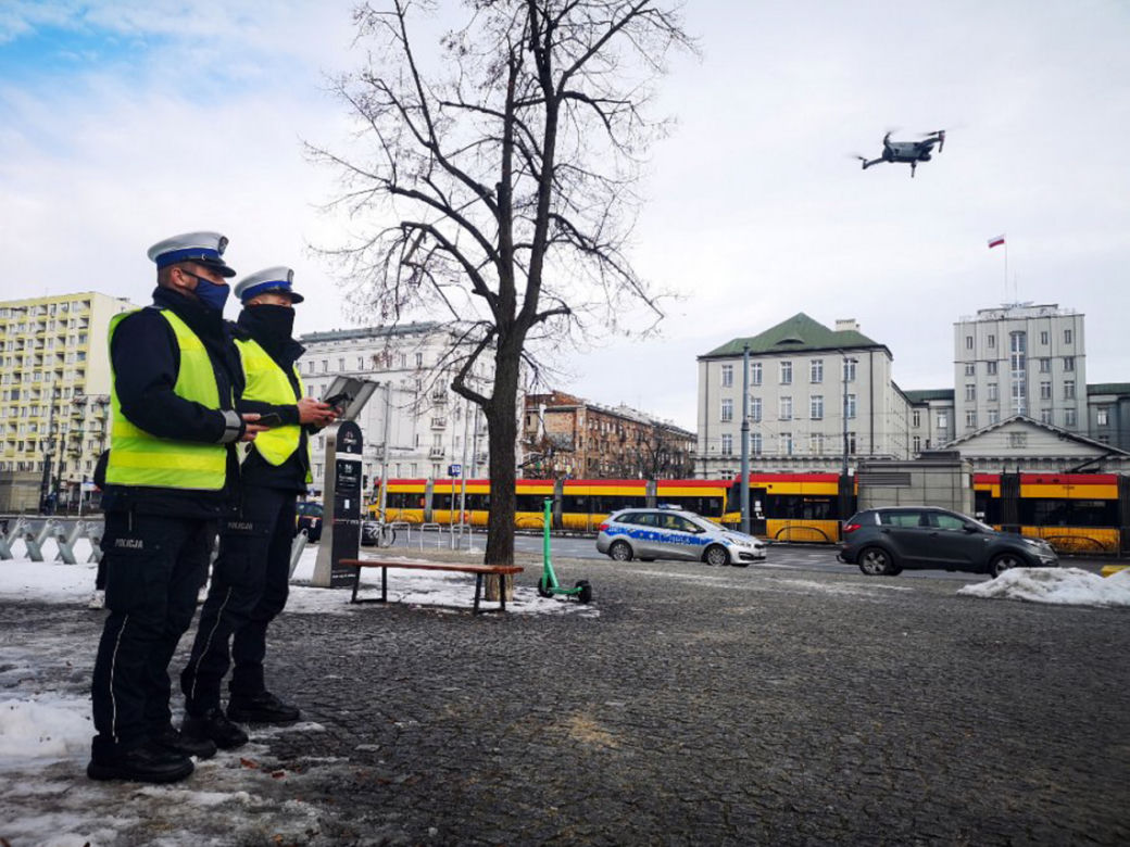 Dron w powietrzu, to patrol za rogiem!