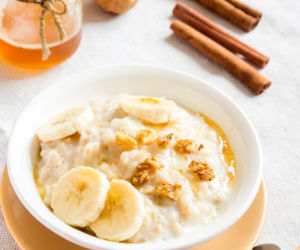 Jaglanka z bananem i masłem orzechowym