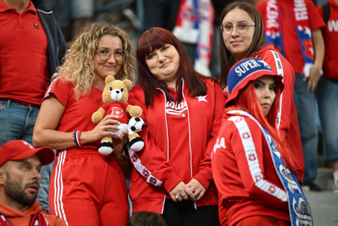 Tak kibice Wisły Kraków bawili się na trybunach. Znajdź się na zdjęciach