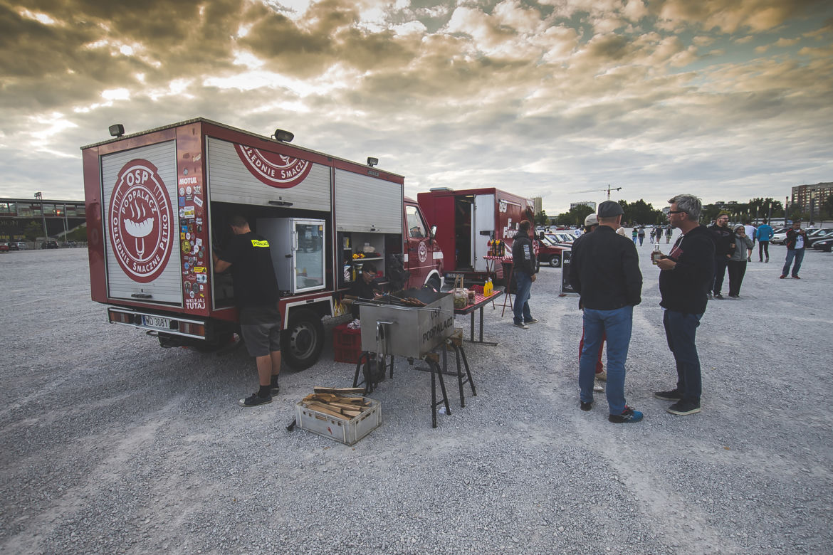 Spotkanie Youngtimer Warsaw pod PGE Narodowym