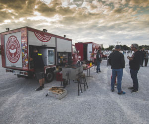 Spotkanie Youngtimer Warsaw pod PGE Narodowym