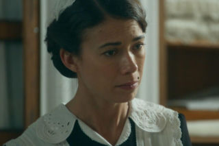 La promesa - pałac tajemnic, odcinek 341: Feliciano zdobywa się na odważny krok i prosi Teresę o rękę