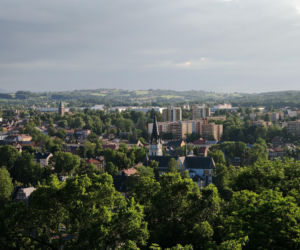 To jedno z najstarszych miast na Śląsku. Jest stolicą historycznej krainy