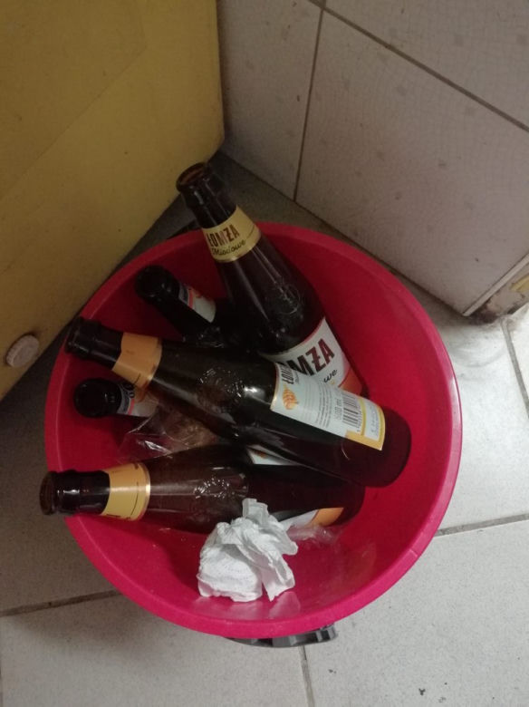 Pili alkohol na stołówce w podstawówce