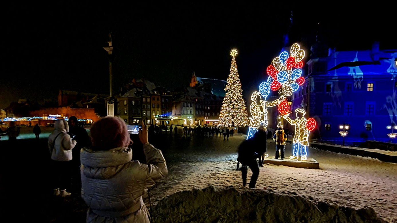 Warszawska iluminacja świąteczna. Magiczny spacer Traktem Królewskim