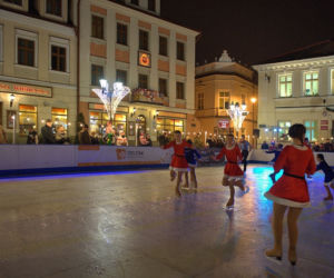 Otwarcie lodowiska na Rynku w Rzeszowie [ICE SHOW]