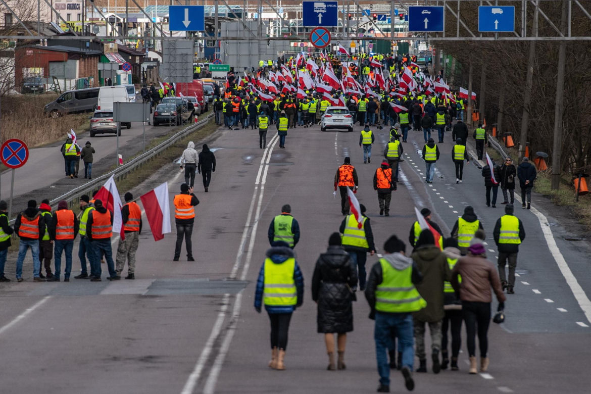 Strajk rolników. Ciągniki blokują drogi w całej Polsce. Gigantyczne utrudnienia