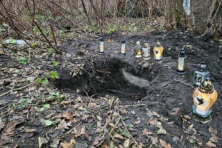 Zabił kolegę, poćwiartował i wyniósł w walizce. Szczątki zakopał w parku miejskim. Biegli nie mają wątpliwości