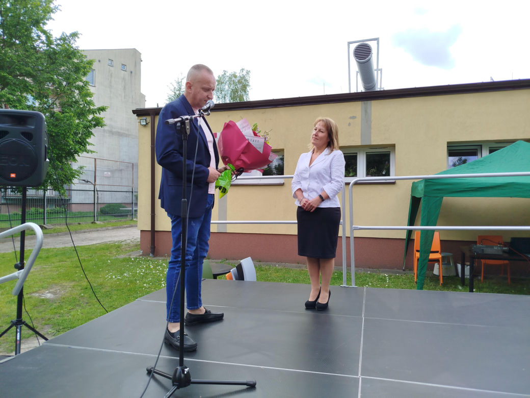 Przez lata ŚDS w Siedlcach działał w dwóch lokalizacjach, teraz już oficjalnie funkcjonuje w jednym miejscu, w budynkach dostosowanych do potrzeb osób z niepełnosprawnościami. 