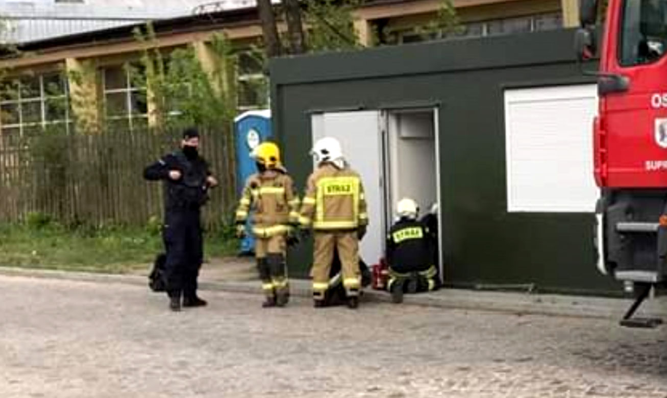 Mężczyzna zatrzaśnięty w WC przez godzinę nie dawał znaku życia