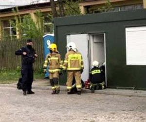 Mężczyzna zatrzaśnięty w WC przez godzinę nie dawał znaku życia