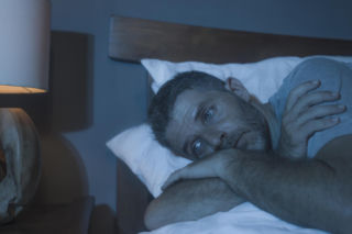 Masz problemy ze snem? Eksperci ostrzegają: te popularne produkty utrudniają zasypianie