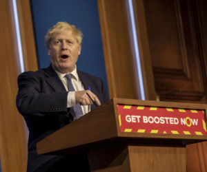 Winne piątki w siedzibie premiera Wielkiej Brytanii. Boris Johnson znienawidzony. Odejdzie?