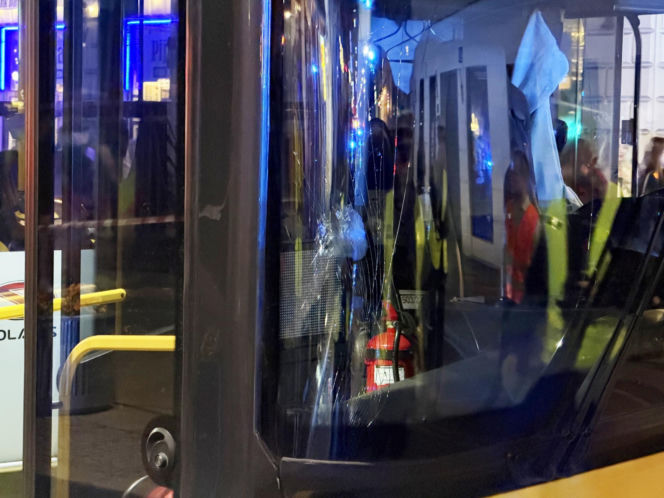Autobus potrącił kobietę na Nowym Świecie