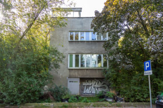 Kiedyś na okładce, teraz ruina. Willa pierwszej architektki na Saskiej Kępie niszczeje