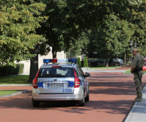PIJANY OFICER BOR W KANCELARII PREMIERA