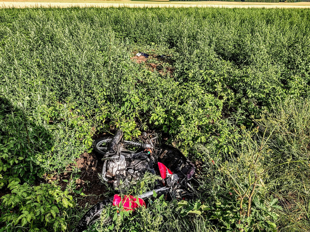16-letni Patryk zginął na swoim motorowerze. Nie miał szans w zderzeniu z autem [ZDJĘCIA]