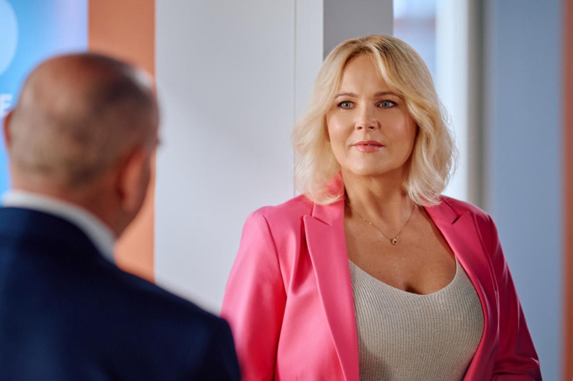Na Wspólnej odc. 4253. Bożydar (Sławomir Orzechowski), Ilona Zdybicka (Anna Samusionek)