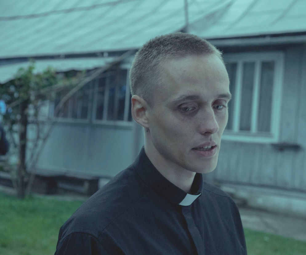 Kadr z filmu Boże Ciało w reżyserii Jana Komasy