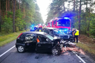 ŁÓDZKIE. Potworny wypadek pod Opocznem, mogły zginąć dzieci. Winny pijany kierowca [FOTO]
