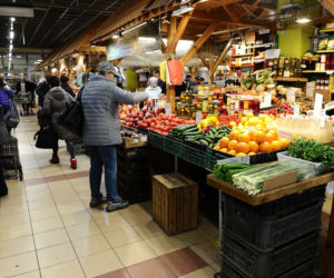 Drożyzna w koszyczkach. Horrendalnie wysokie ceny na warszawskich bazarach