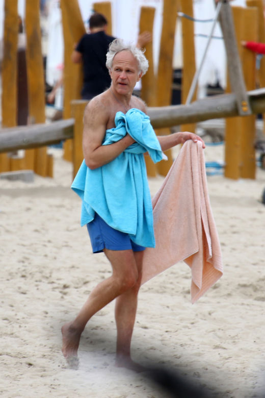Radosław Pazura na plaży w Sopocie