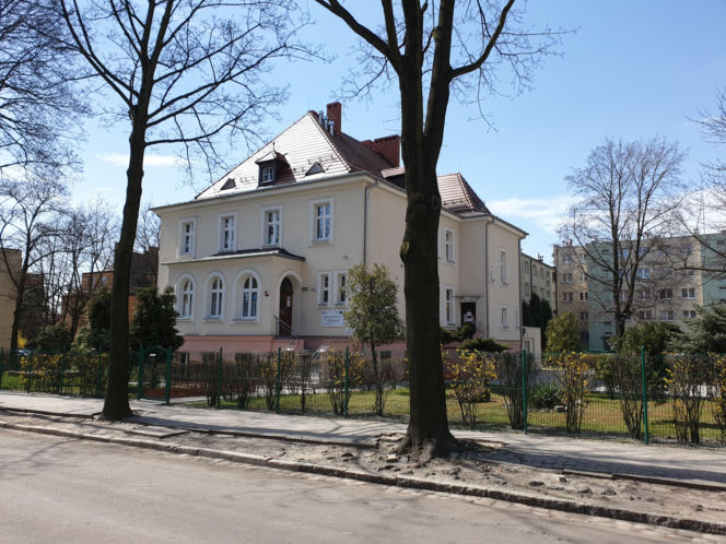 To miasto na Śląsku zachwyca perłami architektury. Zabytkowe osiedla robią wrażenie!