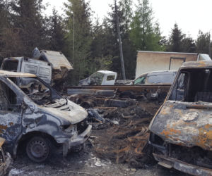 Spalone auta, zniszczone budynki. Obraz po poważnym pożarze w Żywcu przeraża