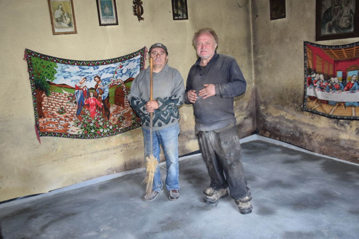 Podborze. Dom niepełnosprawnych braci to ruina. Potrzebują wszystkiego