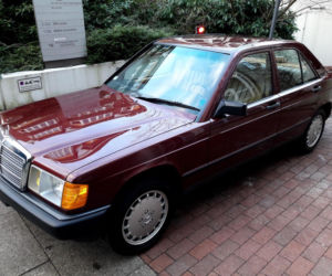 Mercedes-Benz 190E z przebiegiem 499 km
