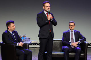 TYLKO U NAS! Ludzie Morawieckiego nie płacą na PiS? Dotarliśmy do wykazu
