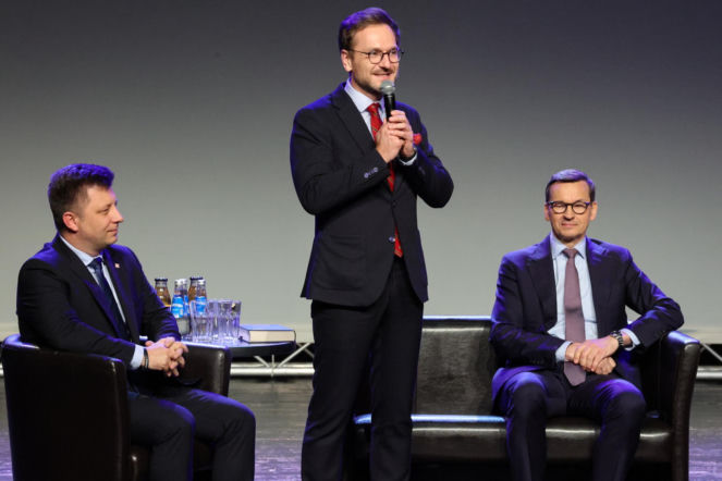 TYLKO U NAS! Ludzie Morawieckiego nie płacą na PiS? Dotarliśmy do wykazu