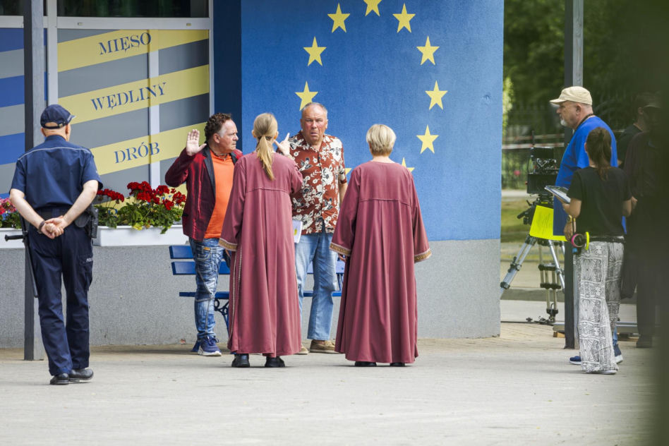 Daniel Olbrychski jak król na planie "Rancza"
