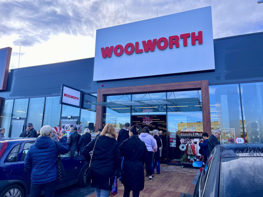 Tłumy na otwarciu sklepu Woolworth w Gorzowie