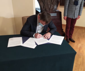 Podpisanie umowy na budowę prosektorium dla medycyny na UTH