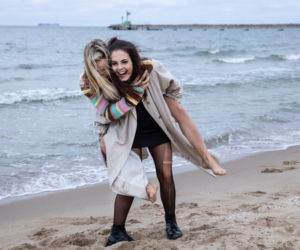 Motyw., odc. 1: Luiza (Grazyna Sobocińska), Czarna (Agata Turkot)