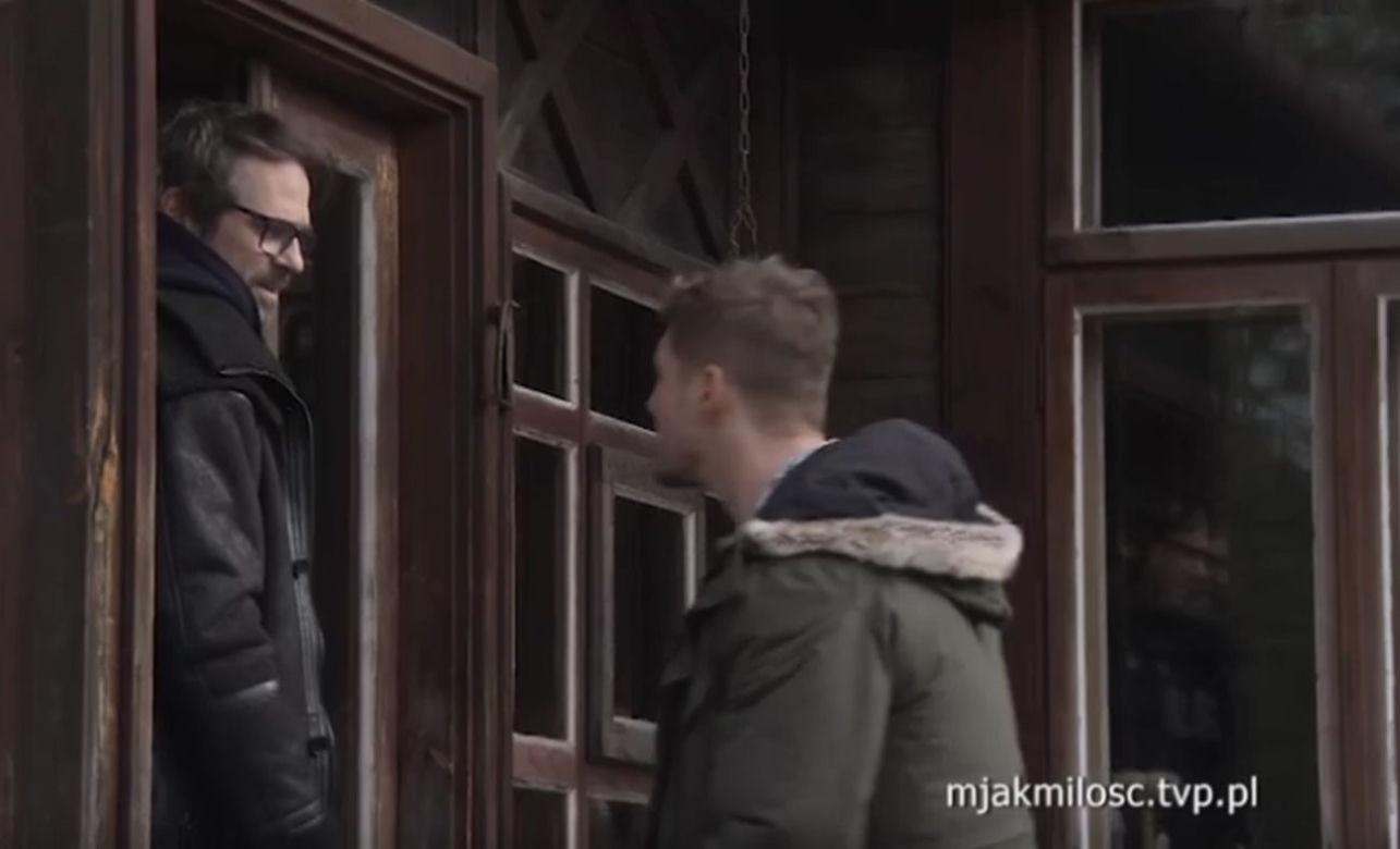 M jak miłość odc. 1591. Marcin (Mikołaj Roznerski), Michał (Paweł Deląg)