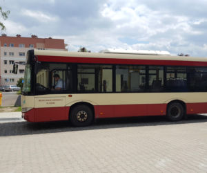„Gość” w taborze MZK w Lesznie. Miejski przewoźnik wypożyczył autobus z innego miasta