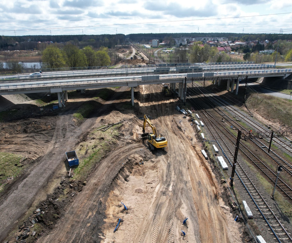 Rail Baltica. Kolej w Ełku zmienia się dla podróżnych! Zobacz postępy prac [ZDJĘCIA]