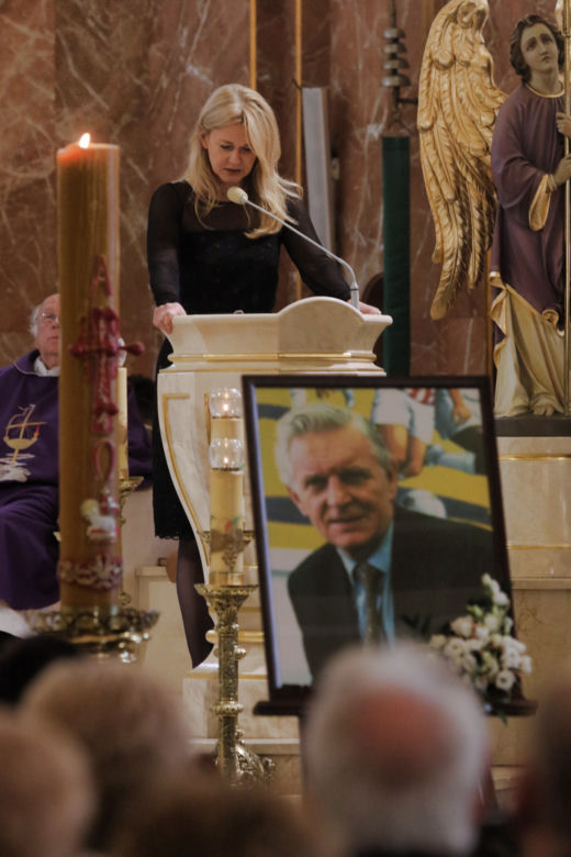 OSTATNIE POŻEGNANIE HENRYKA LOSKI MĘŻA KRYSTYNY LOSKI I OJCA GRAŻYNY TORBICKIEJ.