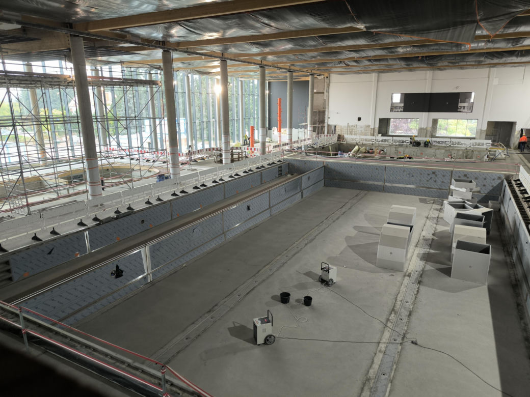 Modernizacja Pływalni Akwawit w Lesznie stan na październik 2026